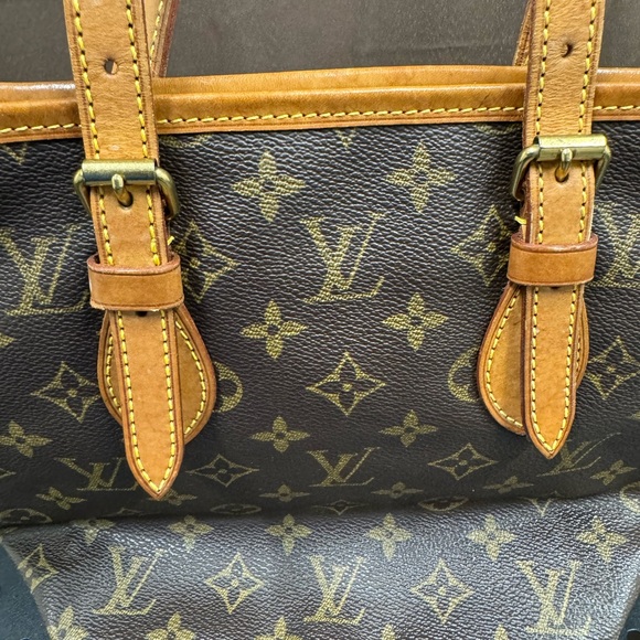 Louis Vuitton Pochette Bucket - Picture 5 of 12